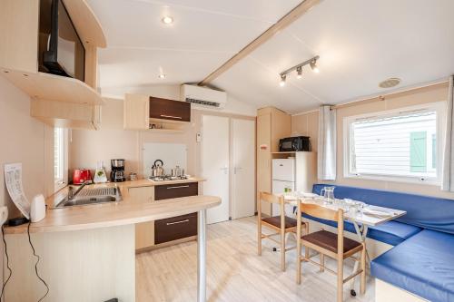 Mobil home climatisé, Wi-Fi, 30 minutes du Puy duFou, proche de la piscine