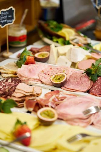 Еда / где поесть недалеко от отеля