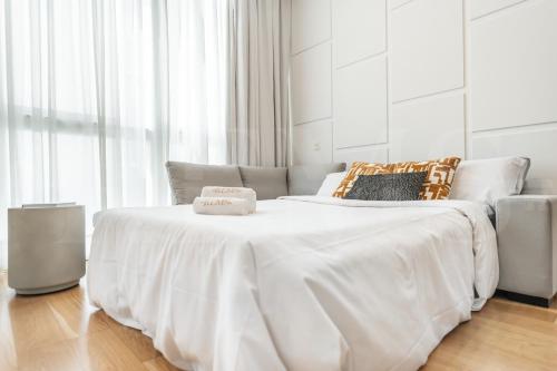 Artistic and Spacious Apartment by REMS photo 11