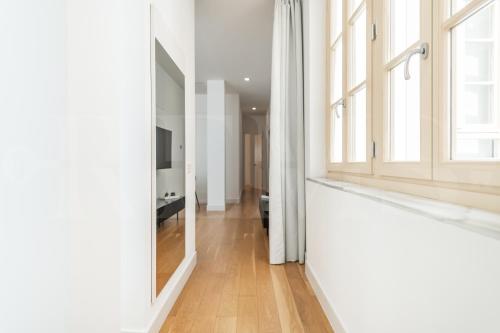 Artistic and Spacious Apartment by REMS photo 13