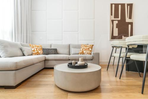Artistic and Spacious Apartment by REMS photo 15
