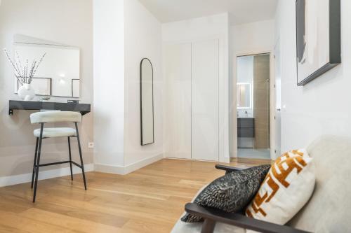 Artistic and Spacious Apartment by REMS photo 18