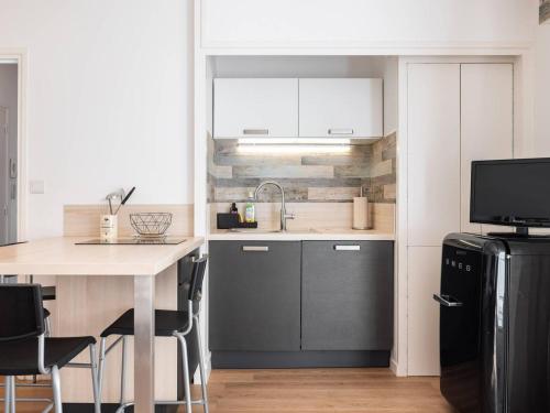 Photo de la galerie de l'établissement Studio rénové avec canapé convertible, balcon au soleil - FR-1-821-18, à Le Touquet-Paris-Plage