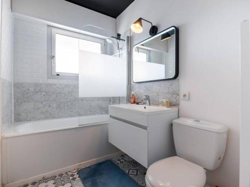 Photo de la galerie de l'établissement Studio rénové avec canapé convertible, balcon au soleil - FR-1-821-18, à Le Touquet-Paris-Plage