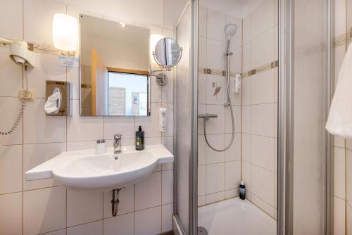 Strandhotel zur Promenade photo 12