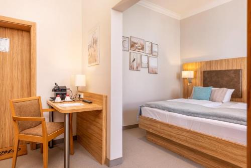 Strandhotel zur Promenade photo 40