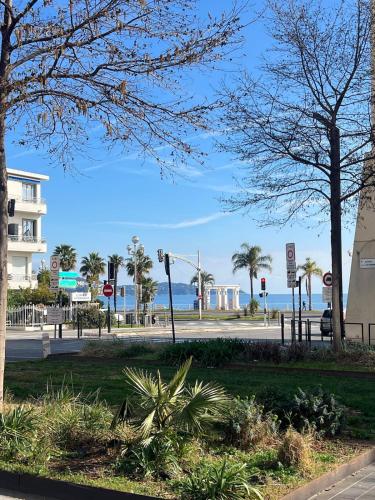 Studio élégant avec balcon près de la plage à Nice