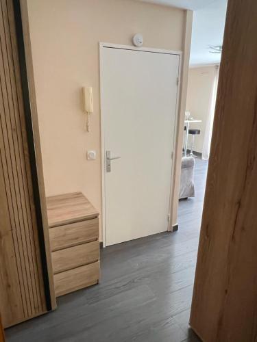 Studio élégant avec balcon près de la plage à Nice