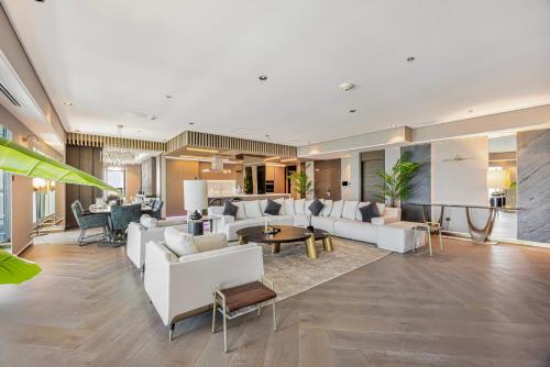Daniels 3BR at Princess Tower With Full Palm Jumeirah View