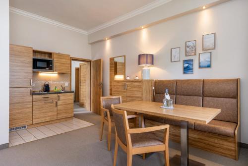Strandhotel zur Promenade photo 66