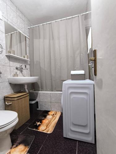 Un baño de Apartment ONE