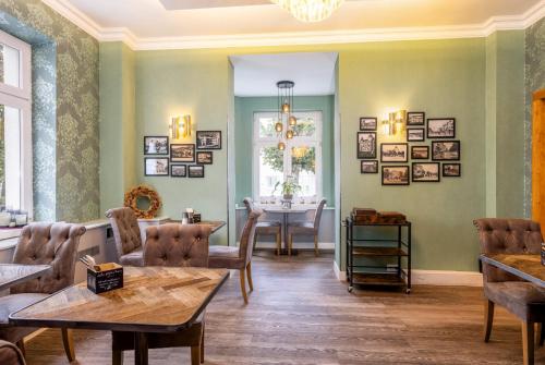 Strandhotel zur Promenade photo 89
