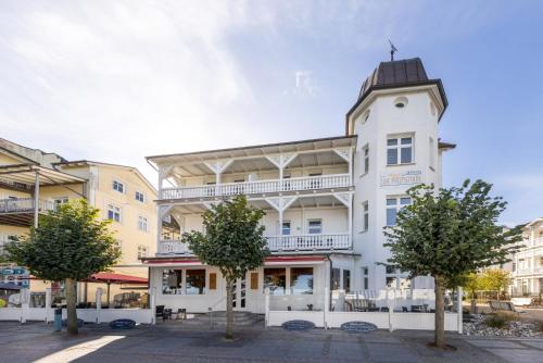 Strandhotel zur Promenade photo 99