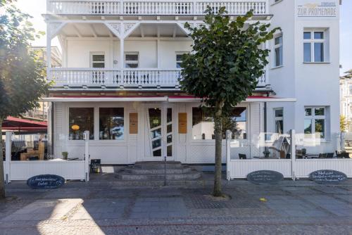 Strandhotel zur Promenade photo 95