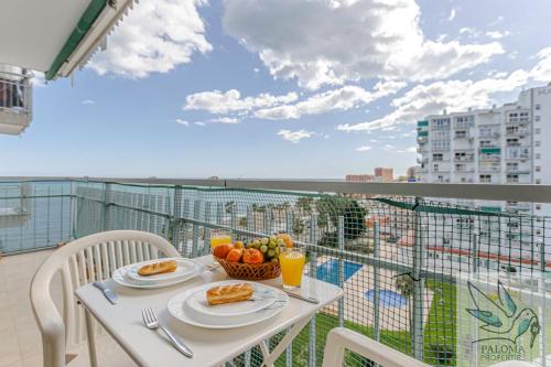 Apt 1st line with wonderful sea views