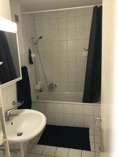 EUROVISION! Spacious 3 bedroom apartment, great location, 30 min to Eurovision