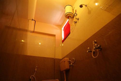 Ένα μπάνιο στο PRANOV RESIDENCY-Luxury