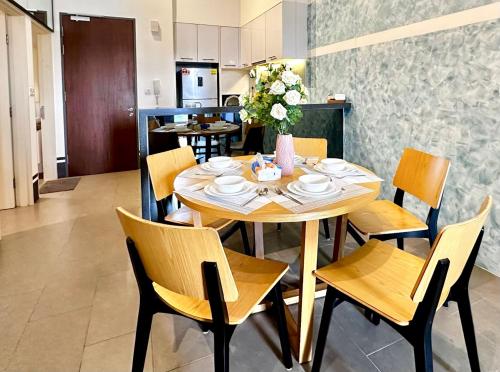 Η κουζίνα ή μικρή κουζίνα στο The Establishment Bangsar KL by Lynhomes