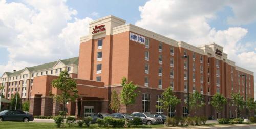 Hampton Inn & Suites Detroit/Airport Romulus Image