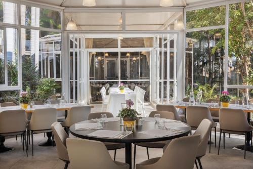 Kfar Maccabiah Business & Sport Hotelにあるレストランまたは飲食店