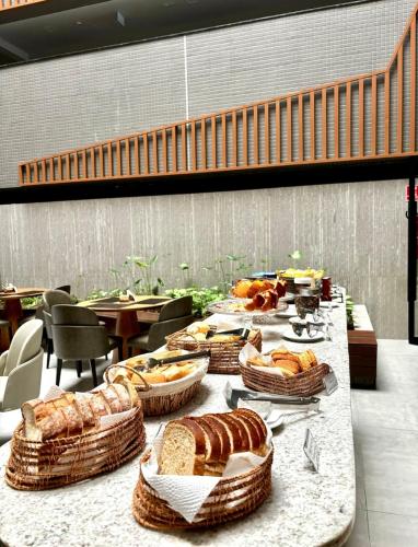 Mad på lejlighedshotellet eller i nærheden