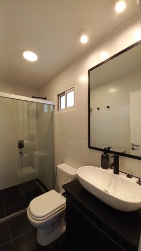 Bilik mandi di HOME UNO ESPE a 2 cuadras de peatonal