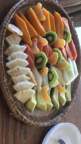 Makanan di atau berdekatan rumah tamu ini
