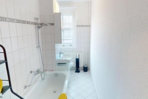 Ένα μπάνιο στο Lichterfülltes Apartment mit WLAN