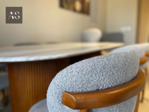 Ruang duduk di Alshemy Serviced Apartments