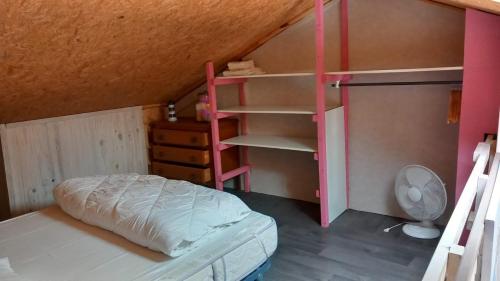 Ένα ή περισσότερα κρεβάτια σε δωμάτιο στο La Patelle