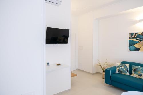 ADAMAS apartment , rooms and suiteにあるテレビまたはエンターテインメントセンター