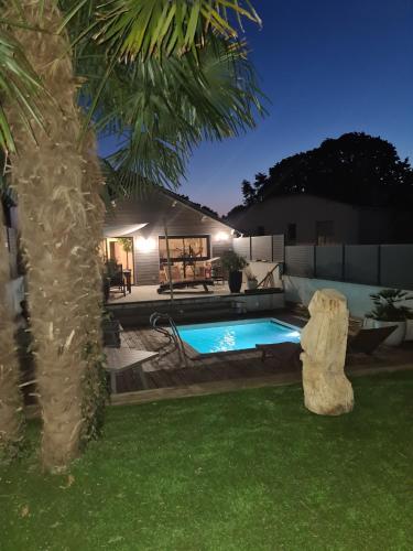 Maison HELLFEST avec piscine 16 couchages