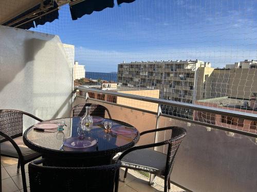 Studio cabine climatisé avec terrasse au centre-ville - 4 couchages - Le Lavandou - FR-1-251-723