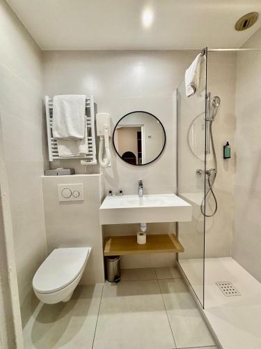 Koupelna v ubytování Hotel Boréal Nice