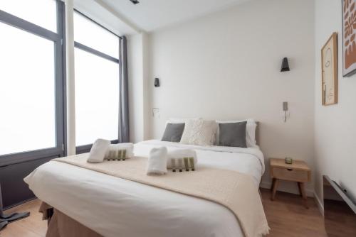 1 bedroom Canal St Martin Eurostar