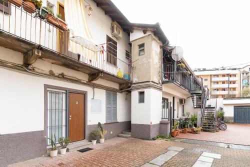 GuestHost - Cozy Ground-Floor Apartment in Affori