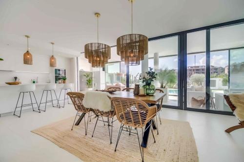 131 - Luxury Apartment with Private Pool and Views, El Higueron