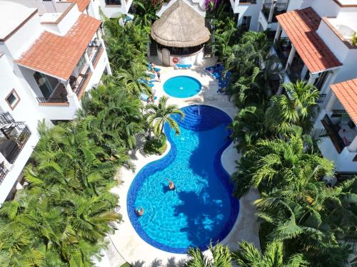 Πισίνα στο ή κοντά στο Modern 2BR Apt-3 Baths-Pool-Wi-Fi-Steps to Beach