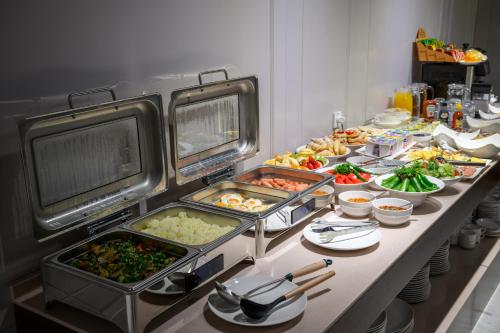 Makanan di atau berdekatan hotel