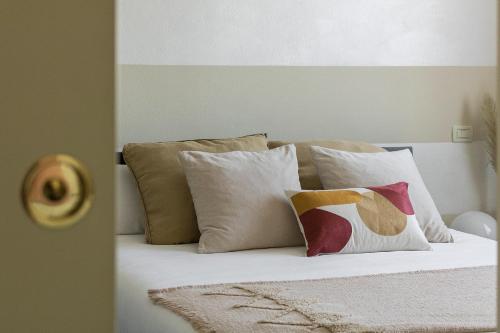Postel nebo postele na pokoji v ubytování Montecarlo Charme Apartment