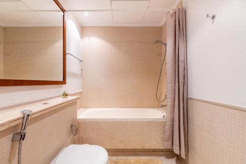 Seaview Elegance! 1-Bedroom Retreat in Marina Promenade photo 3