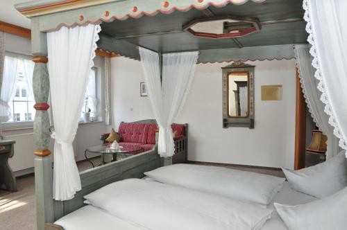 Katil atau katil-katil dalam bilik di Hotel Sauerländer Hof