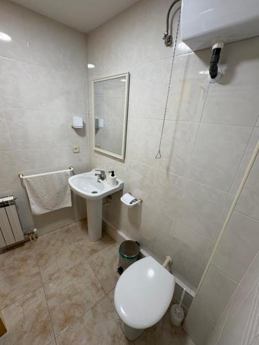 Ένα μπάνιο στο Hostal San José Naval