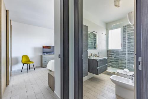 Casa Kenzo with parking by NapoliApartments