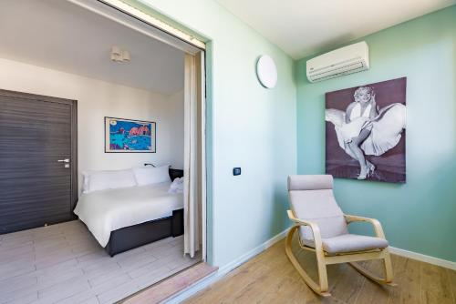 Casa Kenzo with parking by NapoliApartments
