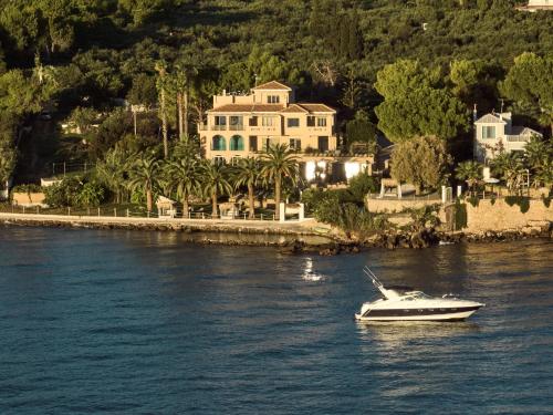 Calypso Suites & Villas