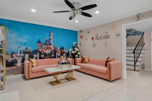 Zona de estar de Disneyland Oasis - Heated Pool, Arcade, theater