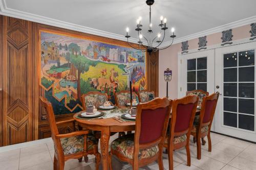 Imagen de la galería de Disneyland Oasis - Heated Pool, Arcade, theater, en Cypress