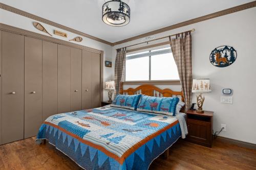 Cama o camas de una habitación en Disneyland Oasis - Heated Pool, Arcade, theater