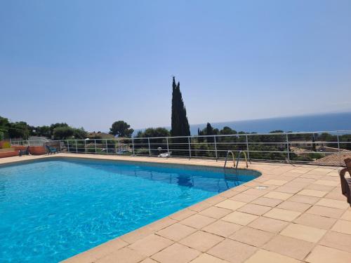Joli 43m2 , Vue mer , piscine , parking